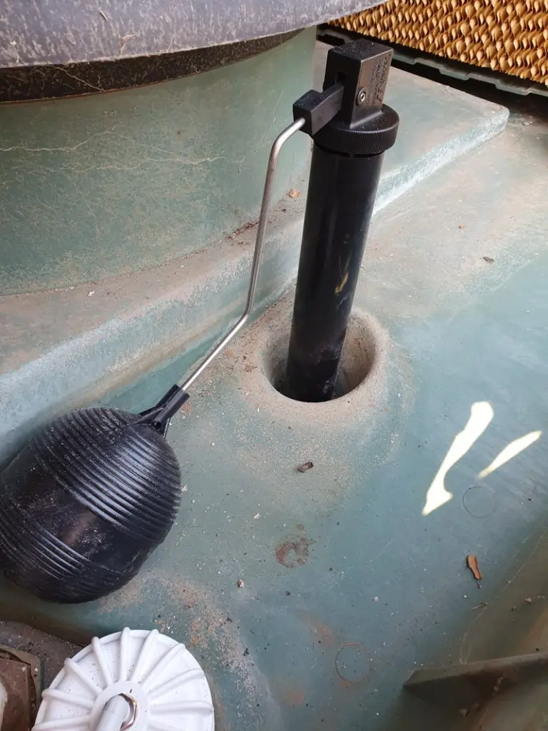 Replacement cistern float valve